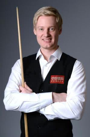 她凭借不懈 她凭借不懈