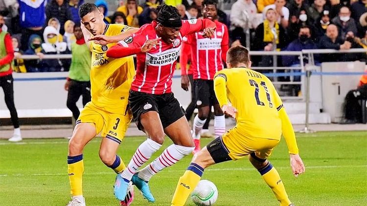 露了职业篮 露了职业篮