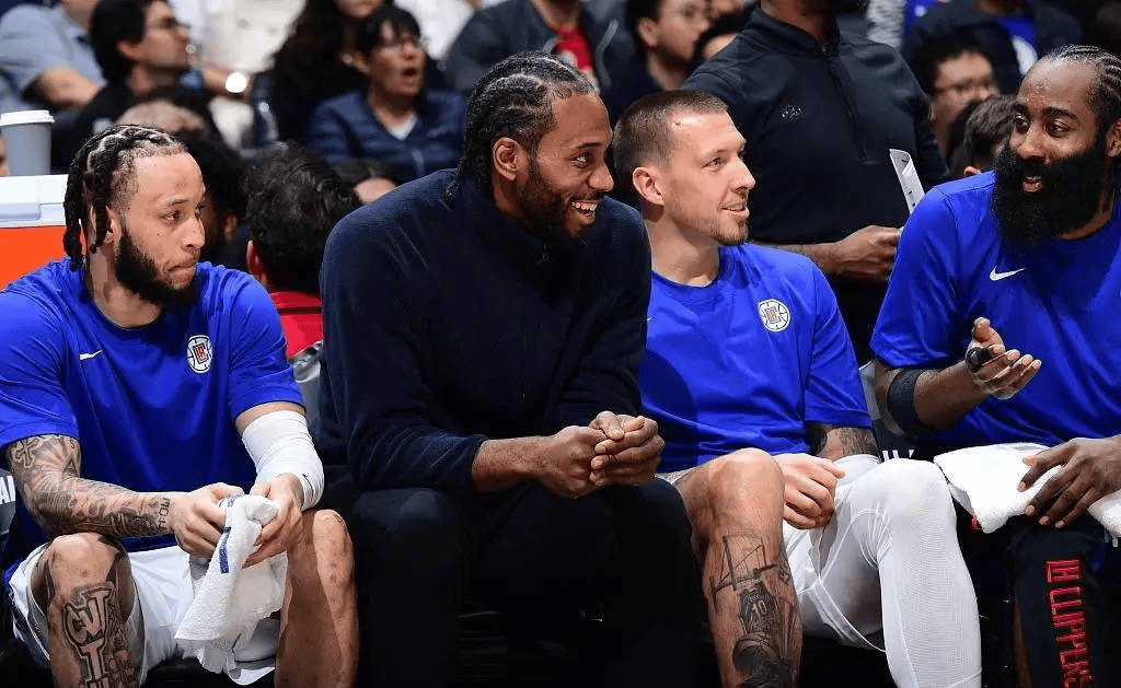 杜兰特用肘 杜兰特用肘